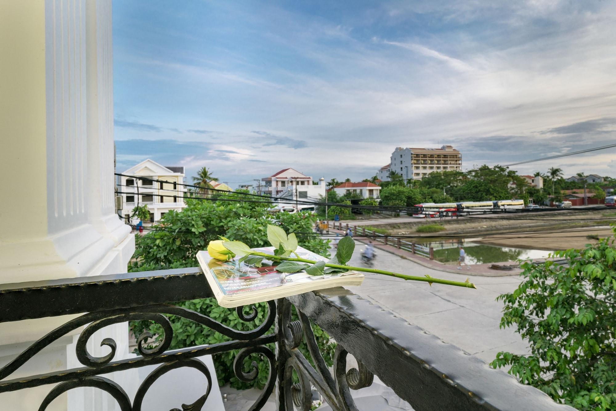 Отель Hoi An Canal House Экстерьер фото