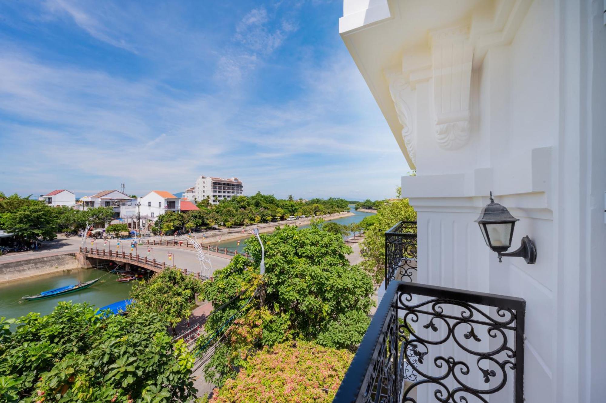 Отель Hoi An Canal House Экстерьер фото